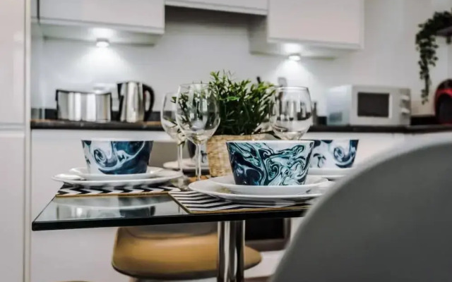 Host Stay Waterfront Penthouse