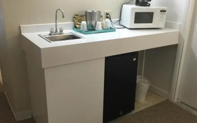 Brighton Suites Hotel