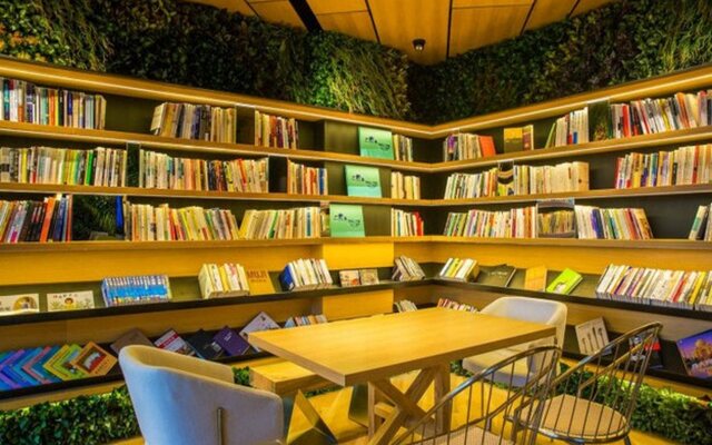 Hangzhou Yunhe Atour Hotel