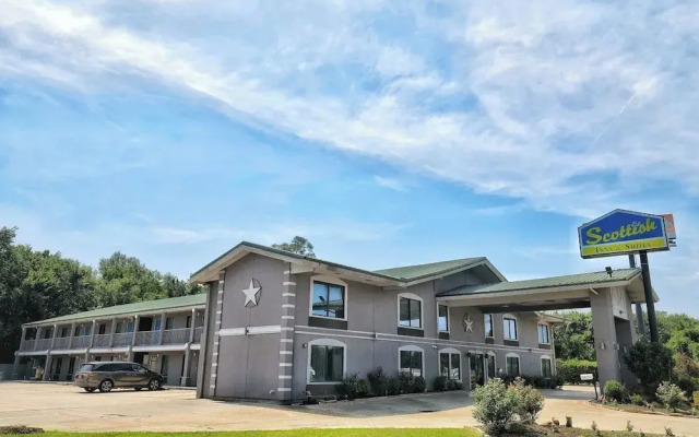Scottish Inns & Suites Shenandoah Woodlands Mall