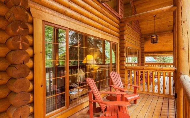 Cathedral Mountain Lodge