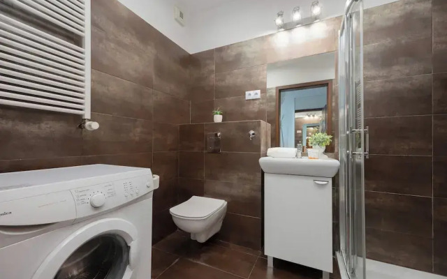 Cozy Apartment for 4 by Renters