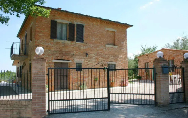 Wonderful Private Villa With Private Pool, TV, Pets Allowed and Parking, Close to Montepulciano