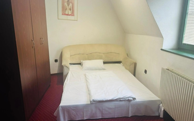 Amadeus Hotel