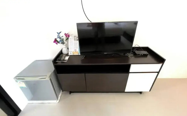 Rockstar Beach Apartments