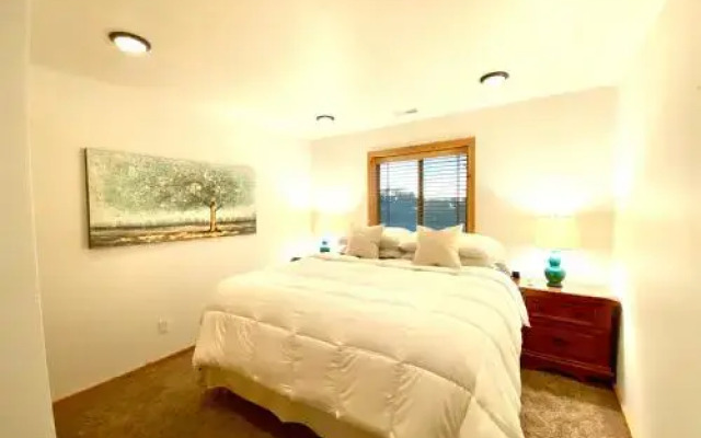 Raspberry Garden Inn & Suites