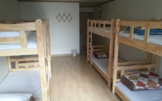 Jeonju Nangmansidai Guest House