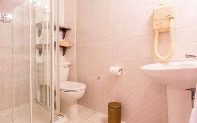 London Elizabeth Hotel