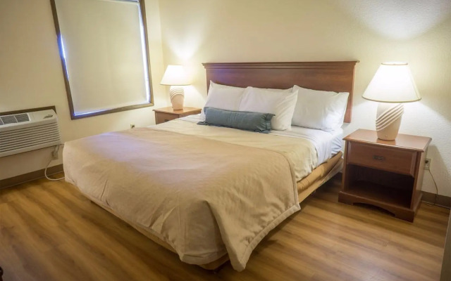 Sunnyside Inn & Suites