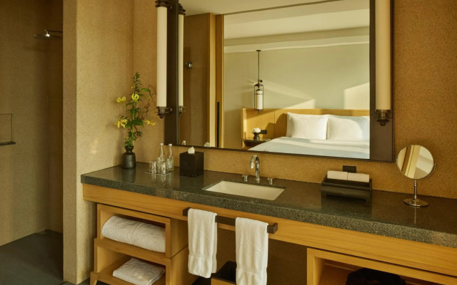 Hotel Tentrem Jakarta