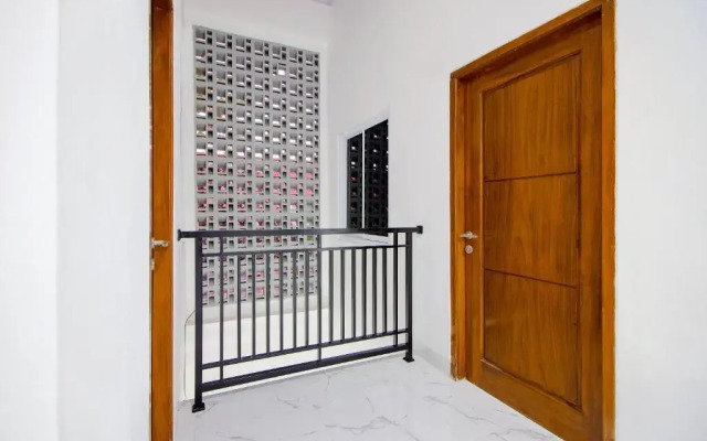 OYO 1319 88 Exclusive Residence