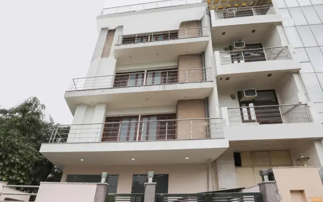 Hotel Sapphire by OYO Rooms