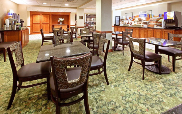 Holiday Inn Express Hotel & Suites Harrison by IHG