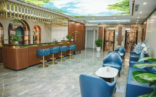 Luxury Phoenix Hotel