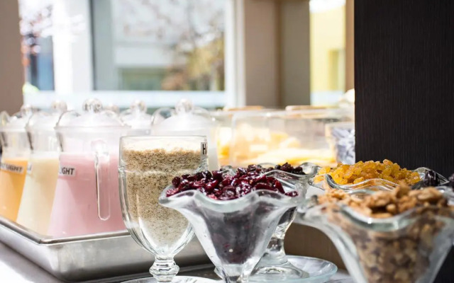 Armon Suites Hotel