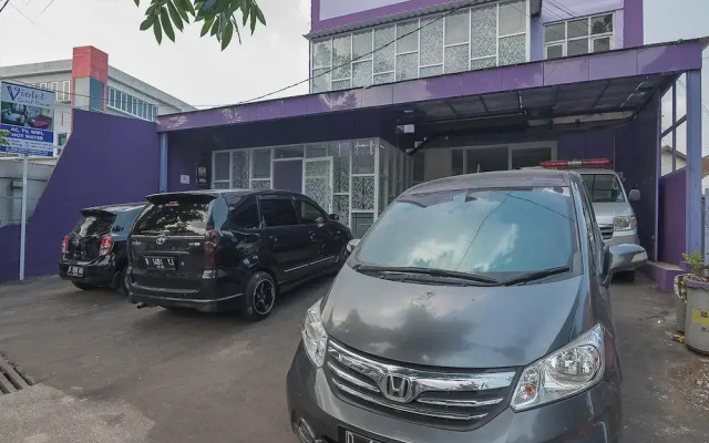 RedDoorz @ Gatot Subroto Street Bandung 2