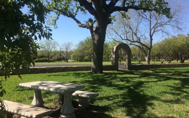 The Old Liberty Schoolhouse B&B