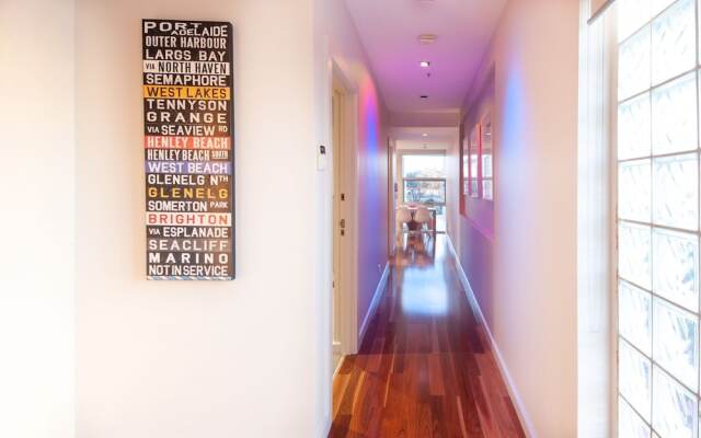 Semaphore Blue Apartments