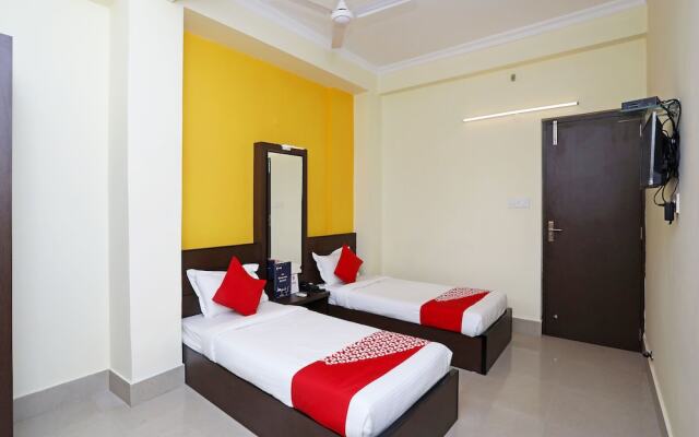 OYO 15258 Hotel Arya International
