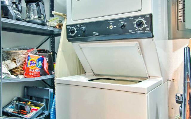 Pool Days & Water Fun Await: Lake Ozark Escape!