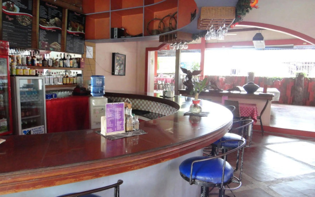 Marquis Hotel & Restaurant