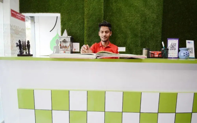Hotel The Ferns by OYO Rooms