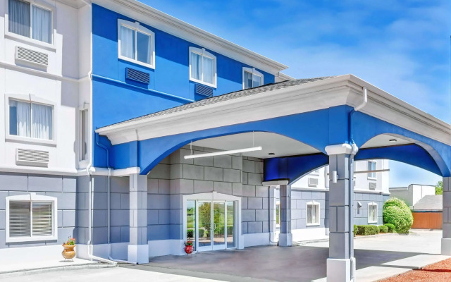 Holiday Inn Express and Suites Sulphur Springs by IHG