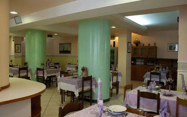 Hotel Monica