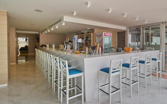 Aparthotel y Hotel Paguera Beach