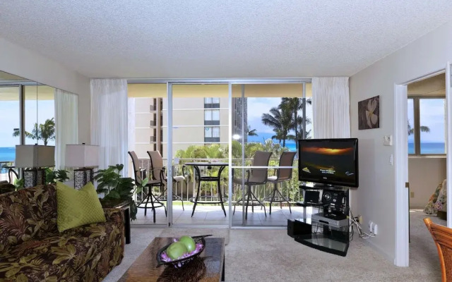 Royal Kahana 315 by RedAwning