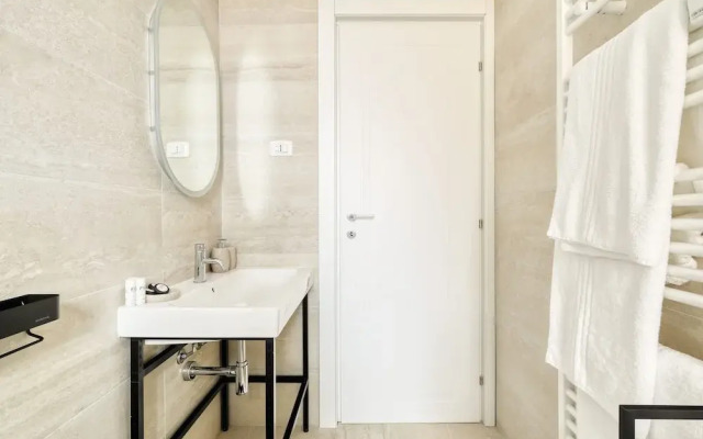 1-Bed apartment with balcony near subway