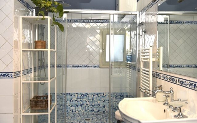 A' Studio Apartment - BH 117