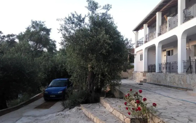 Helios & Elia family house