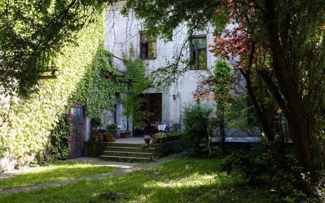 Piano Guest House