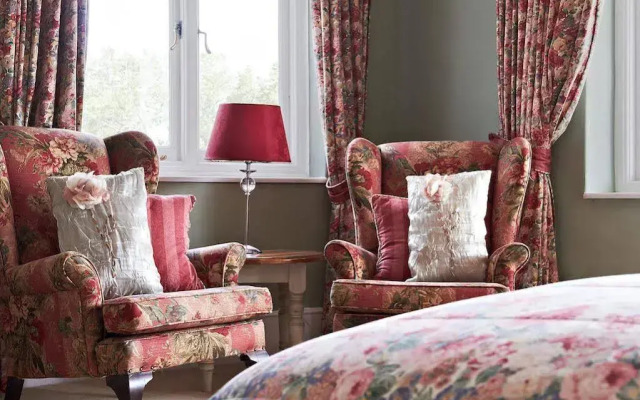 Parkes Manor