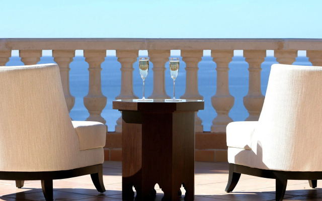 Tiara Yaktsa Côte d'Azur