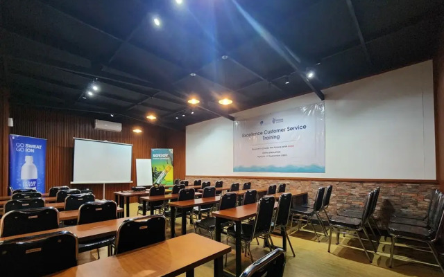 RedDoorz Syariah near Exit Tol Nganjuk