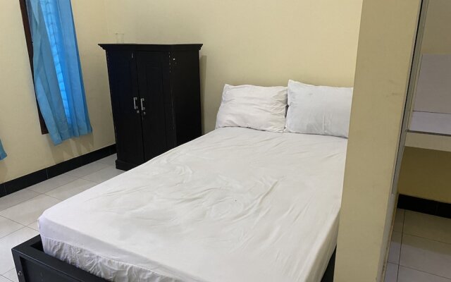 OYO Life 93258 Kos Sahabat