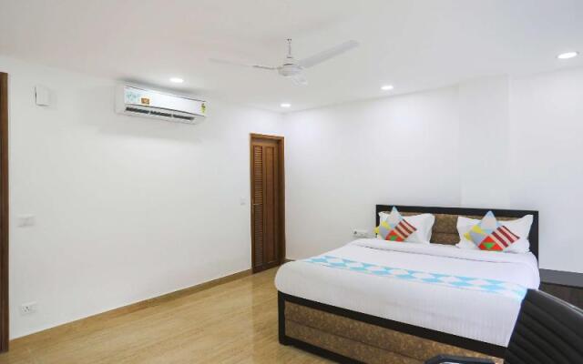 OYO 79600 The Premium Villa