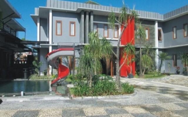 OYO 90475 Mirda Gratia Hotel