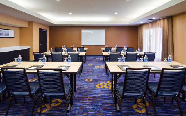 Courtyard St. Louis Airport/Earth City