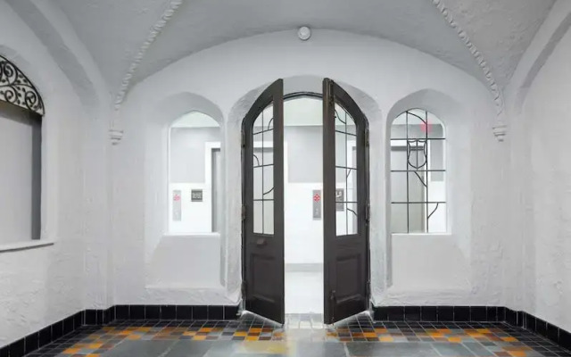 The Kelly Birmingham, Tapestry Collection By Hilto