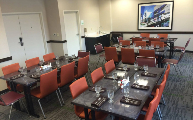 Holiday Inn Greensboro Coliseum by IHG
