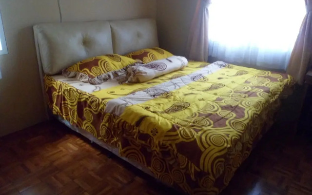 Villa Kota Bunga Camelia