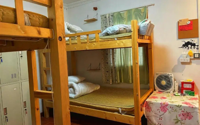 Yellow House Hostel Huizhou West Lake