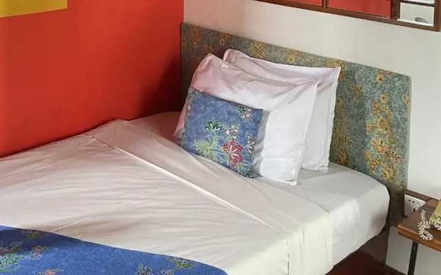 Mad Monkey Phnom Penh - Hostel