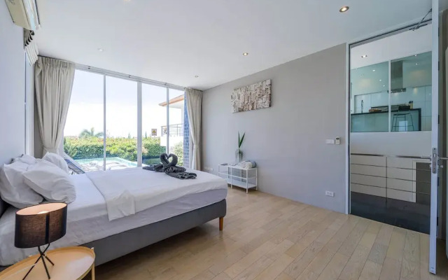 Phu Montra Villa with Ocean View A4