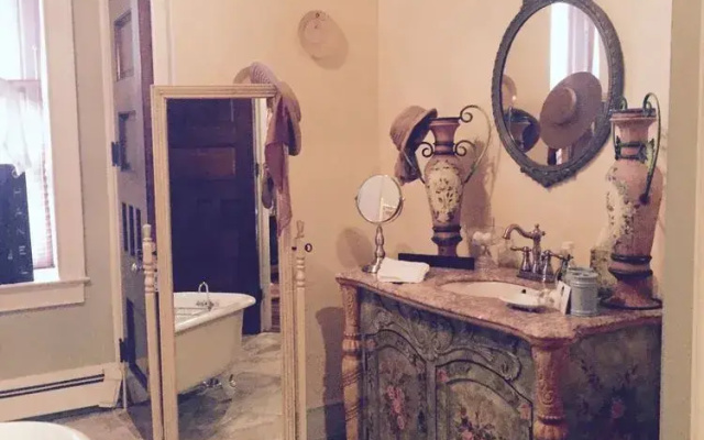 Grace Manor Bed and Breakfast