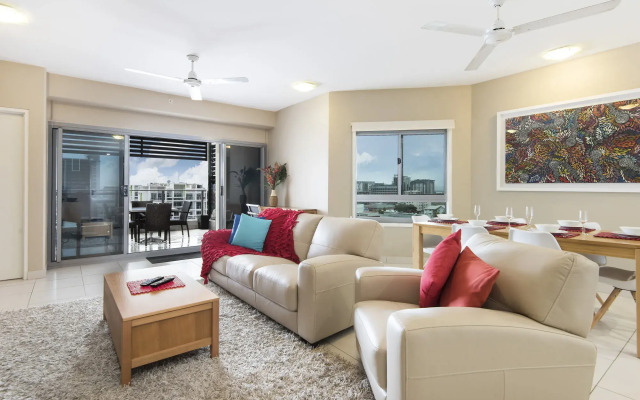 Darwin Executive Suites & FREE CAR