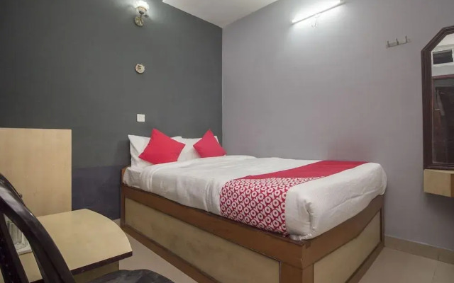 OYO 10695 Hotel Niladri Palace